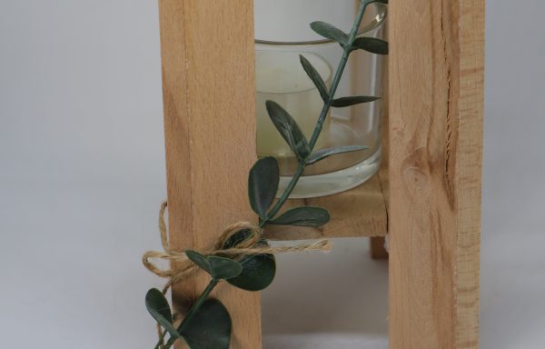 Glas auf Holzgestell
